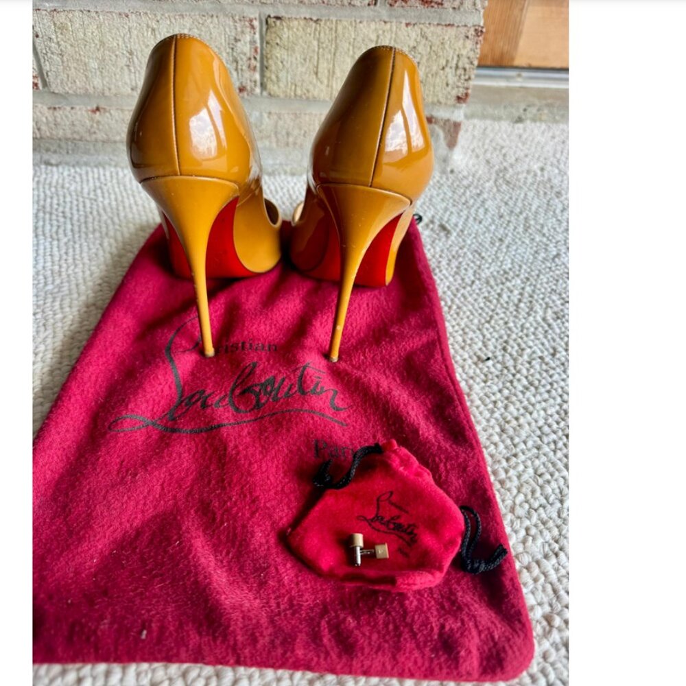 Christian Louboutin Kate - Blush (Dust bag Included) - 8.5 US‎ size - Picture 3 of 6